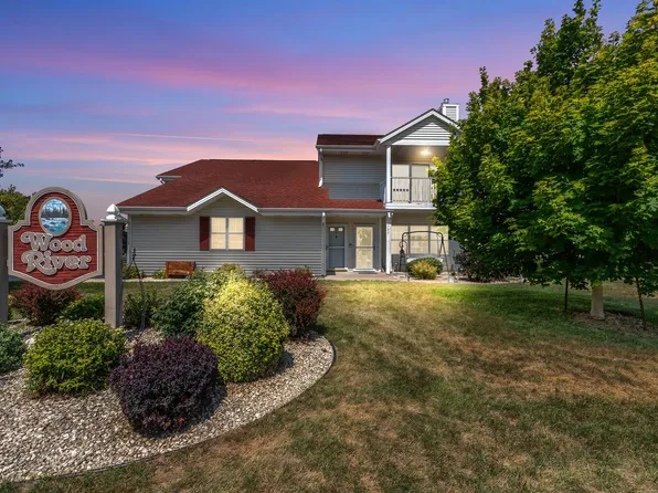 727 Wood River COURT #2, West Bend, WI 53095