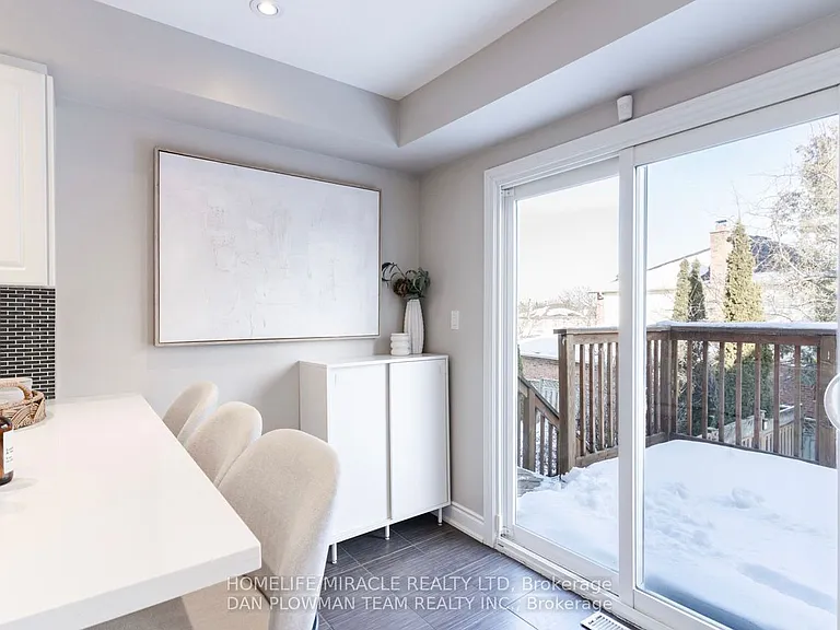 3 Teddington Cres — Photo 9
