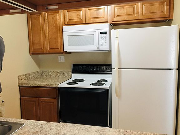 4th image of 38325 North Ln APT H108