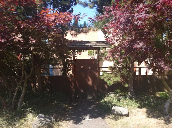 9751 1st Ave NW, Seattle, WA 98117