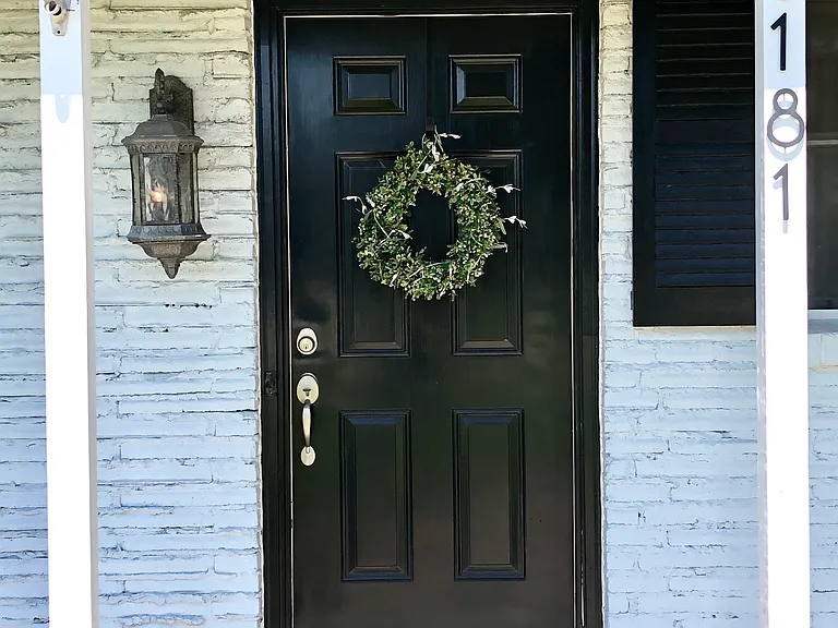 8181 Brandon Dr — Photo 1
