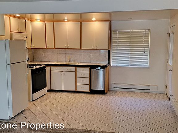 4th image of 1001 N 109th St APT D