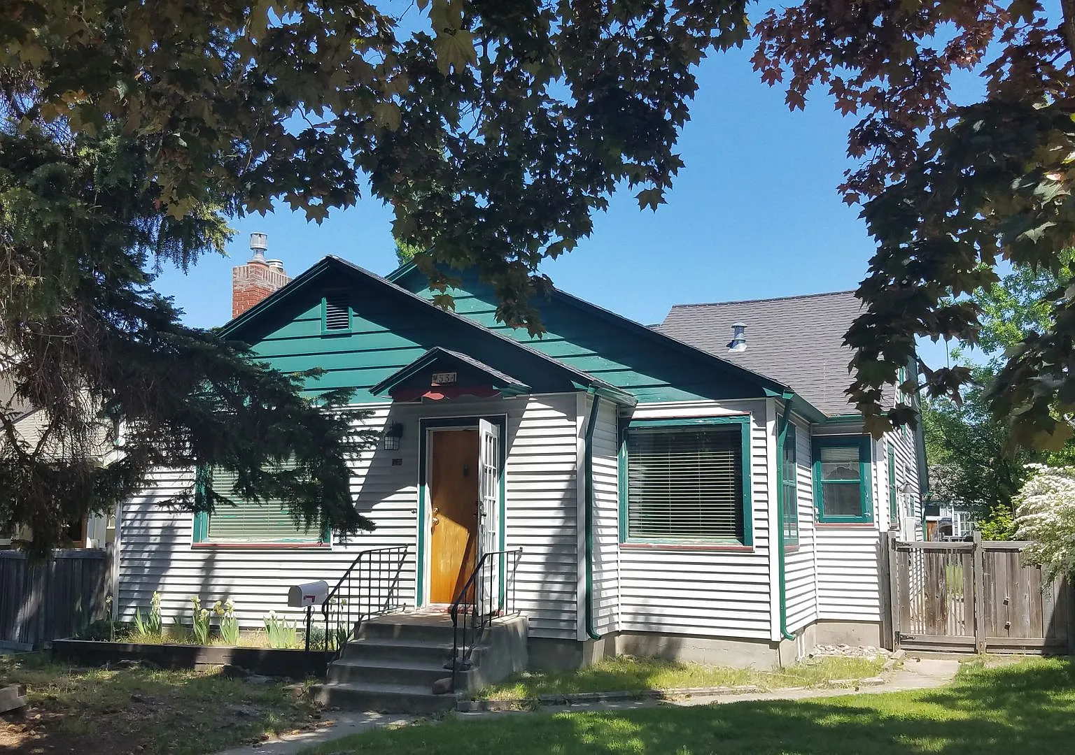 Charming home in University area — Photo 1