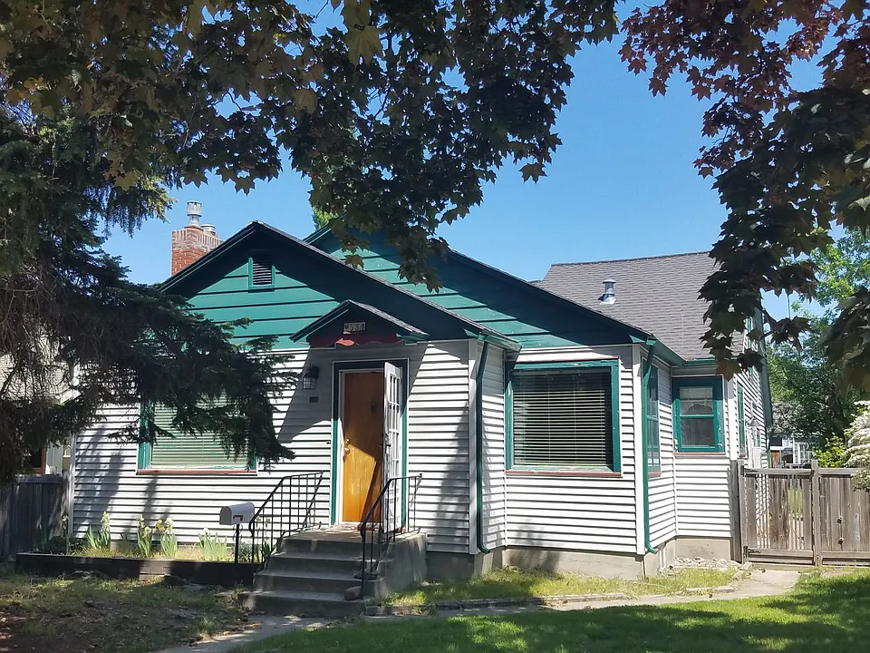 534 Woodworth Ave