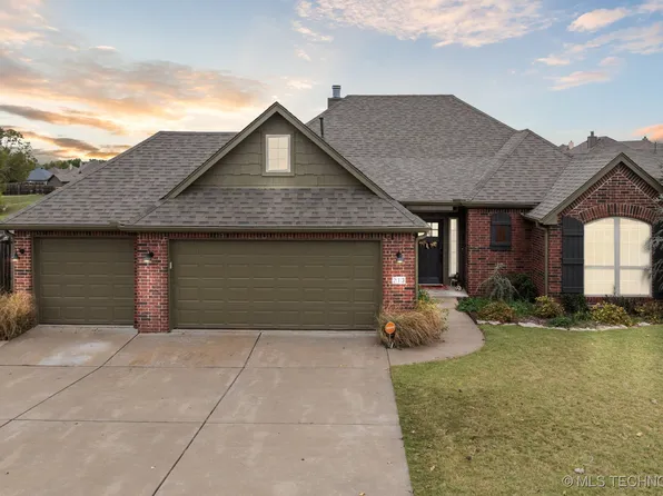 213 W 53rd St, Sand Springs, OK 74063