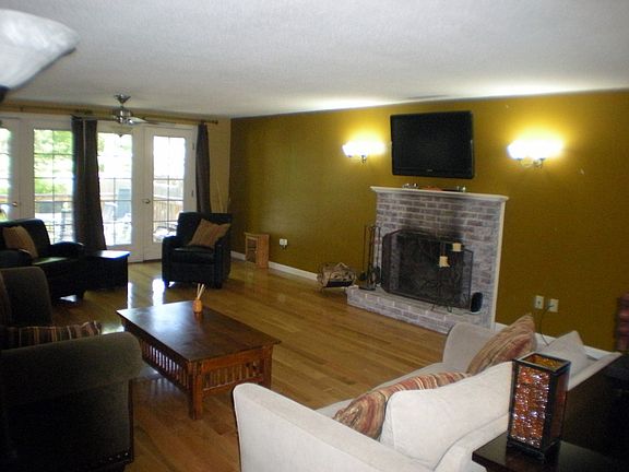 4th image of 38 Northwood Dr