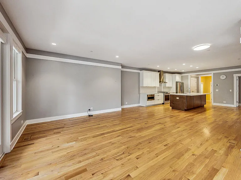 8101 Floral Ave — Photo 5