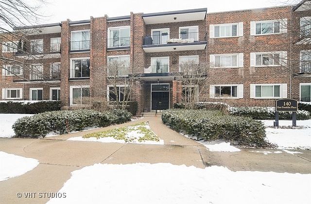 1st image of 140 Franklin Pl E APT 305