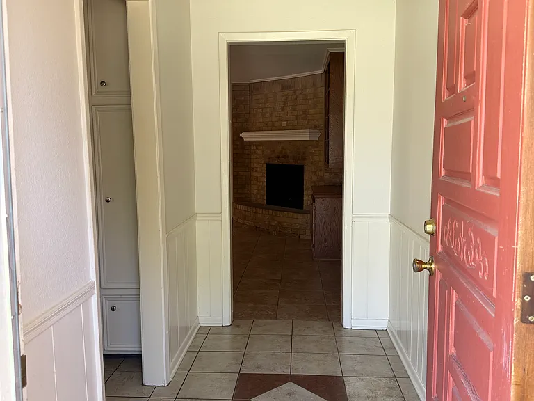 1213 Tammy Ave — Photo 2