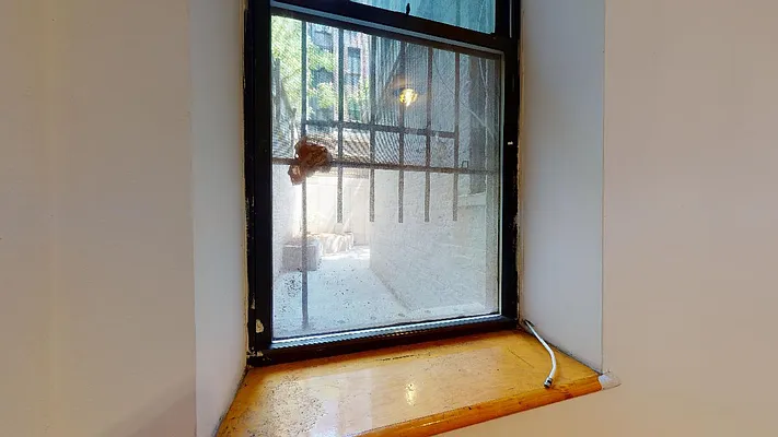 Rented by Bond New York | media 29