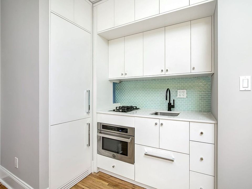 1st image of 220 W 24th St #2202Q