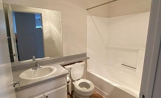 5th image of 2724 Abbot Kinney Blvd #559936e45