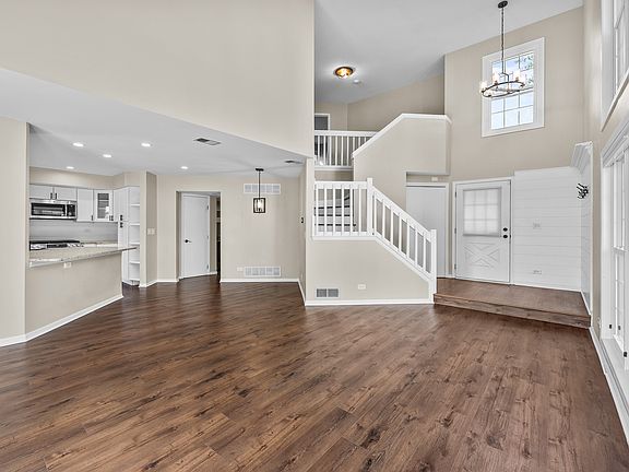 4th image of 4827 Turnberry Dr