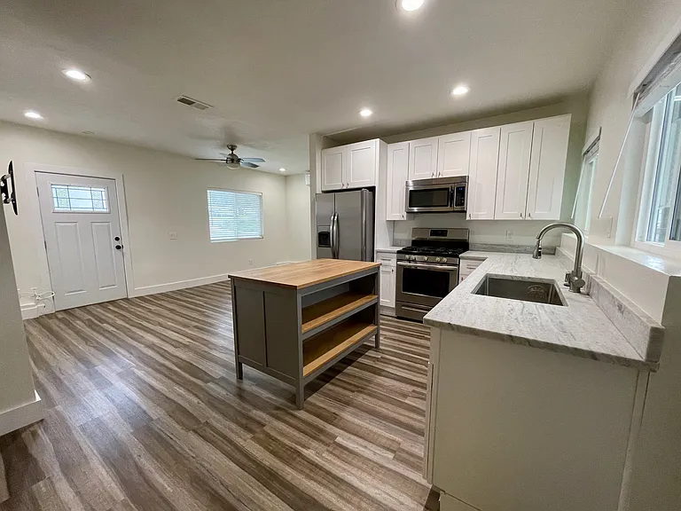 9556 1/2 Cecilwood Dr — Photo 23