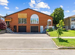 496 Fendalton St, Mississauga, ON L5B2L9