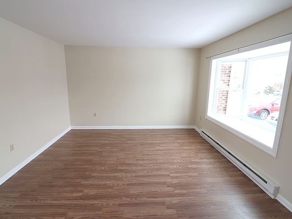 4th image of 261 Riverview Dr