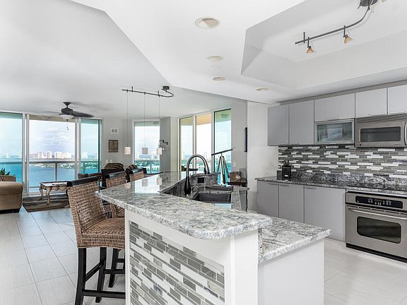 2nd image of 2650 Lake Shore Dr Unit 1706