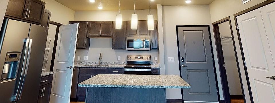 1st image of 1490 34th Ave SW #403