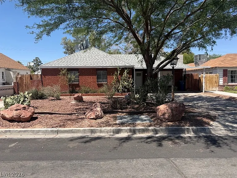 1311 Griffith Ave — Photo 1