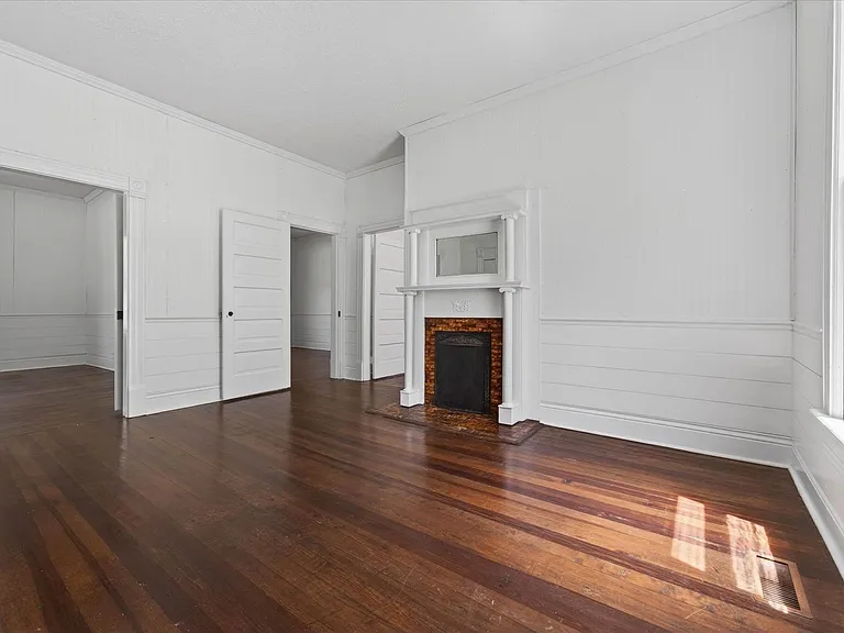 132 S McPherson St — Photo 7