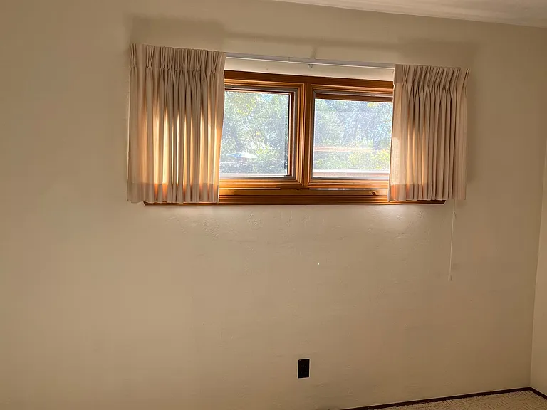 1052 Osage Cir — Photo 14