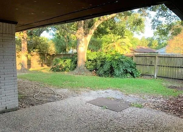 2123 Williamsburg Ct S — Photo 4