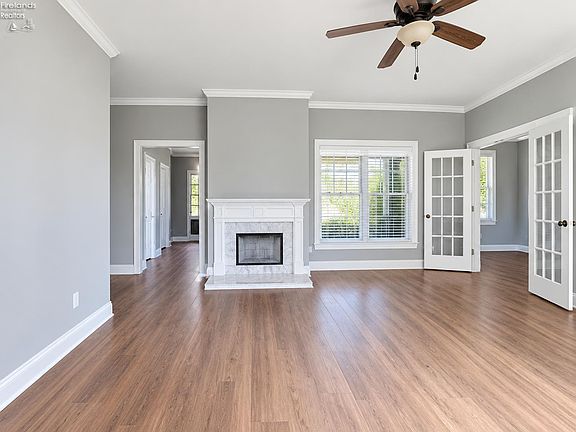 3rd image of 831 Decatur St