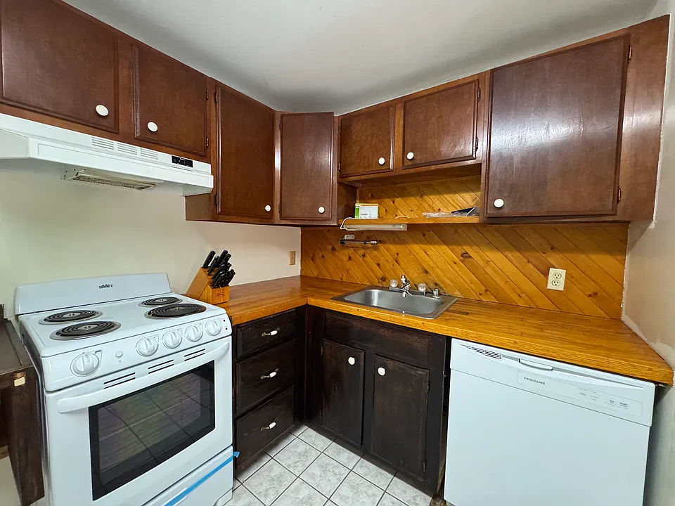 511 S Sharp St #1B
