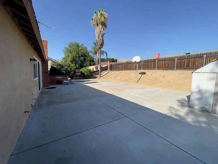 3356 Valencia Hill Dr — Photo 2