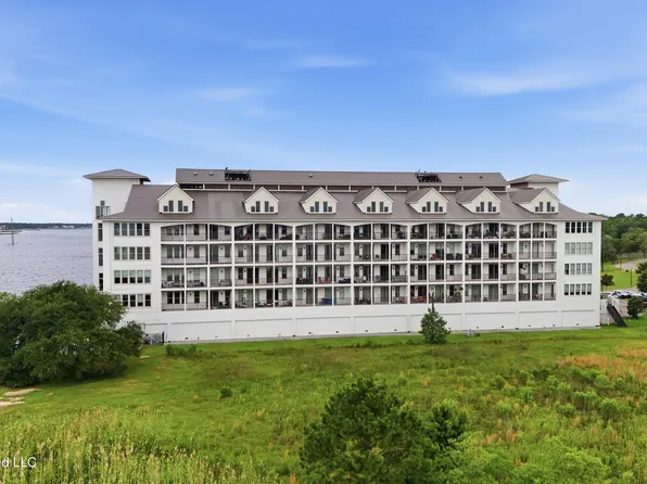 630 Bay Cove Dr #412, Biloxi, MS 39532