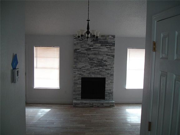 3rd image of 1369 Westlawn Dr