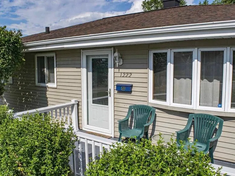 1222 N Ironwood Dr — Photo 3