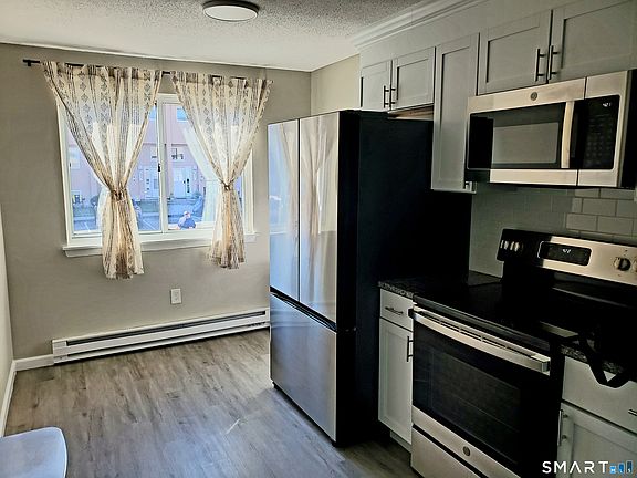 3rd image of 536 Shennecossett Road #29