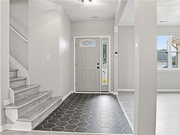 5th image of 2927 Crossings Dr