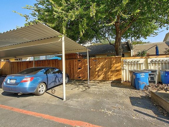 4th image of 13820 Methuen Green Ln