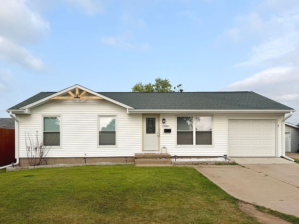 1st image of 1509 6th Ave