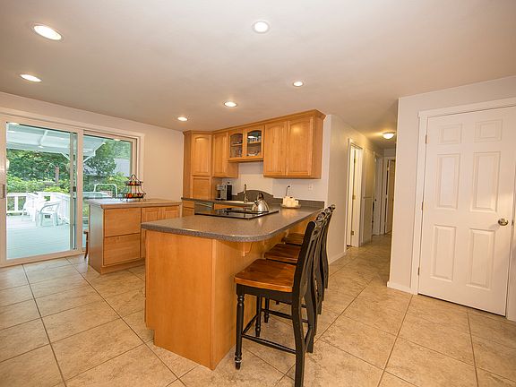 5th image of 44508 SE 72nd St