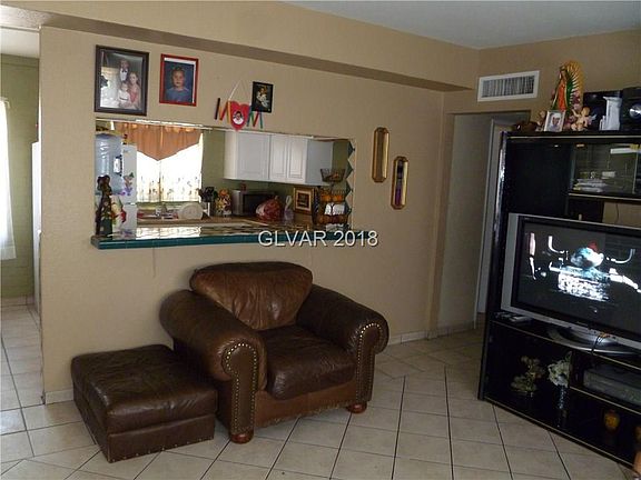 4th image of 2204 Hoyt Ave