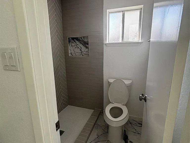 16246 Los Altos Dr — Photo 21