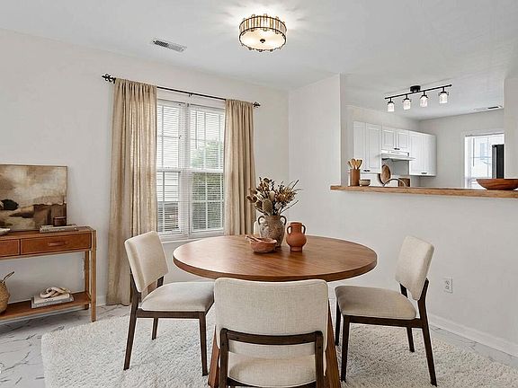 3rd image of 2248 Ventana Ln