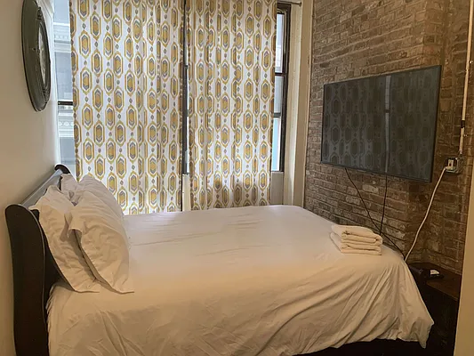 Rented by Flatiron Real Estate Advisors LLC | media 30