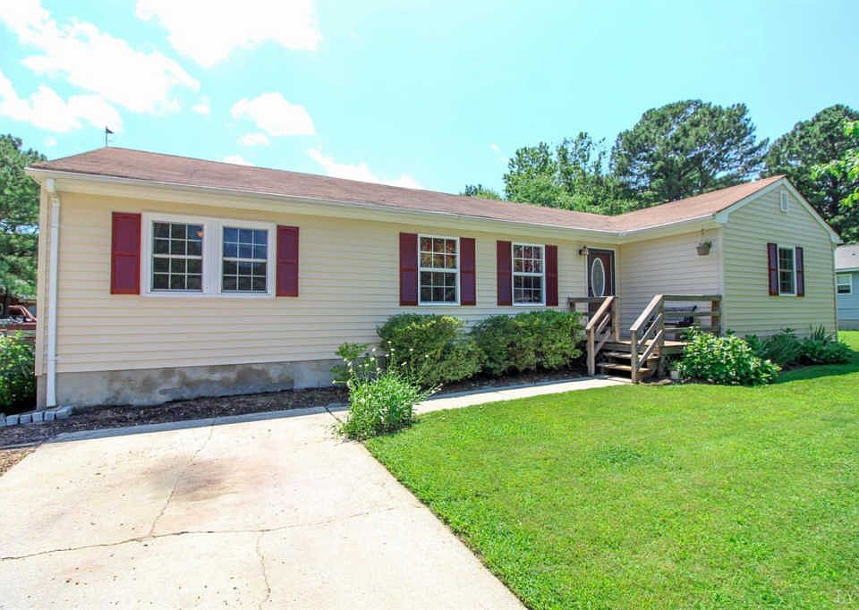 1st image of 3951 Moores Ln