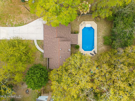 5th image of 1417 Oldfield Dr