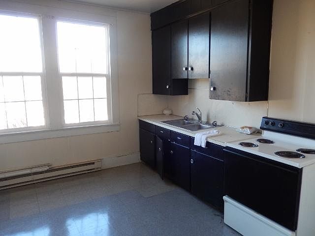 2nd image of 9 White St APT 3