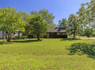200 E Davis Ave, Alvarado, TX 76009