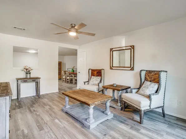 416 Owens Dr, Crowley, TX 76036