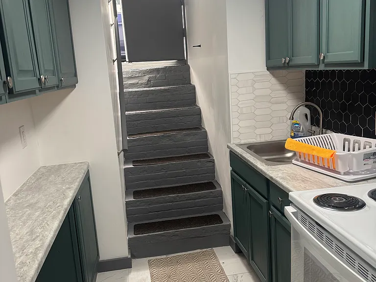 19 Atlantic Ave #BASEMENT — Photo 2
