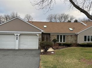 5696 Merion Ln, Macungie, PA