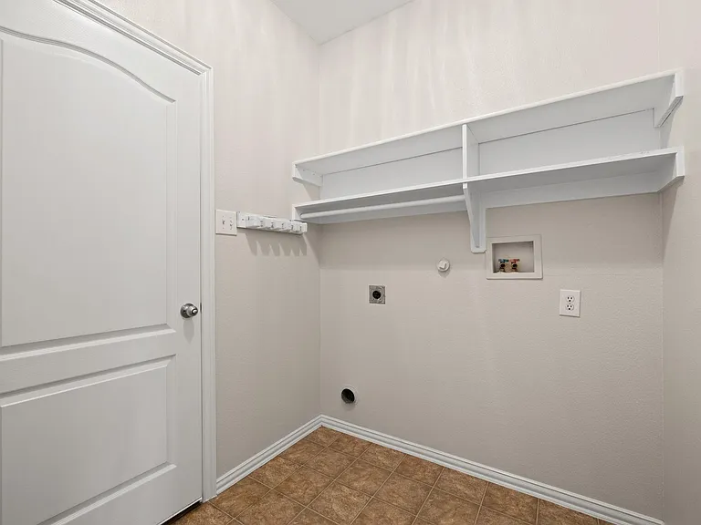 14710 Crystal Lake Dr — Photo 19