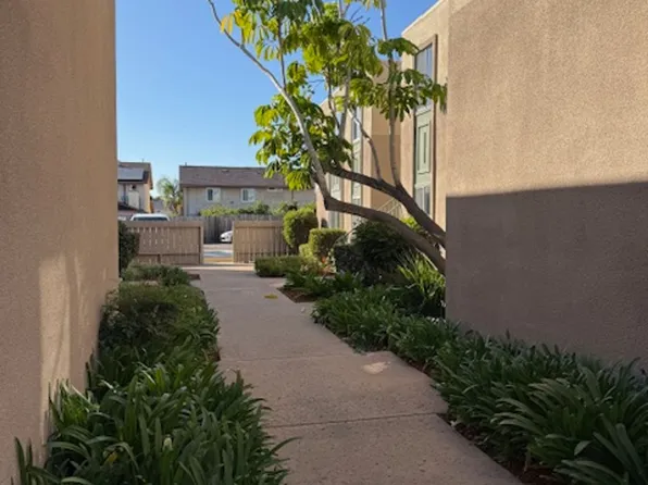 Large 2 bedroom Apartment in Clairemont